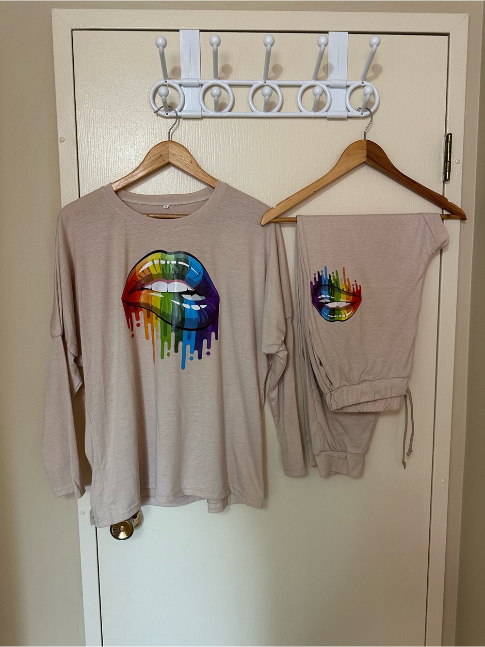 Beige Long-Sleeve Top & Jogger Set with Rainbow Lip Graphic